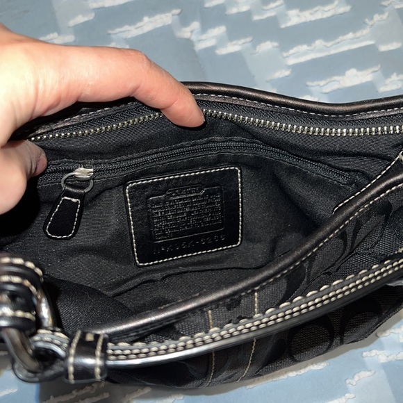 Early 2000s black Coach Shoulder bag with original duster bag. - Picture 5 of 6